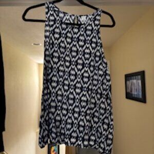 Old Navy Blue and White Top - Sz XL